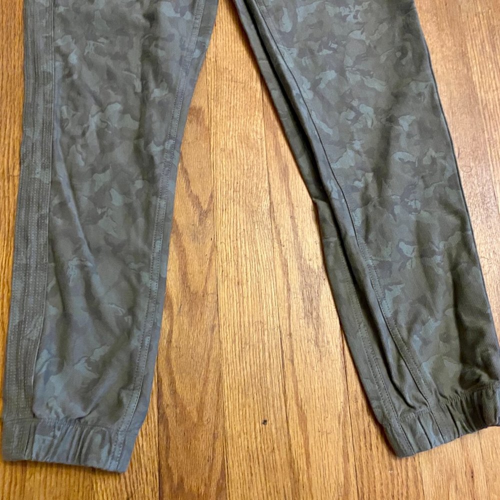 Athleta Farallon Printed Jogger Size 2 - Picture 5 of 10